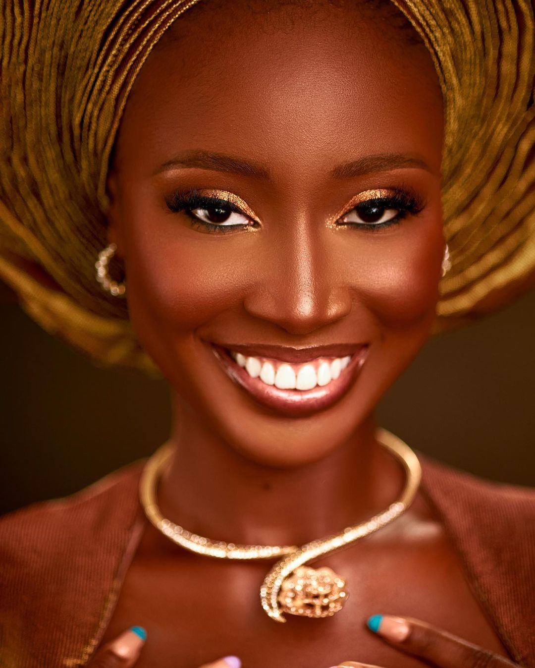 MAKEUP BY SEYISCOTT