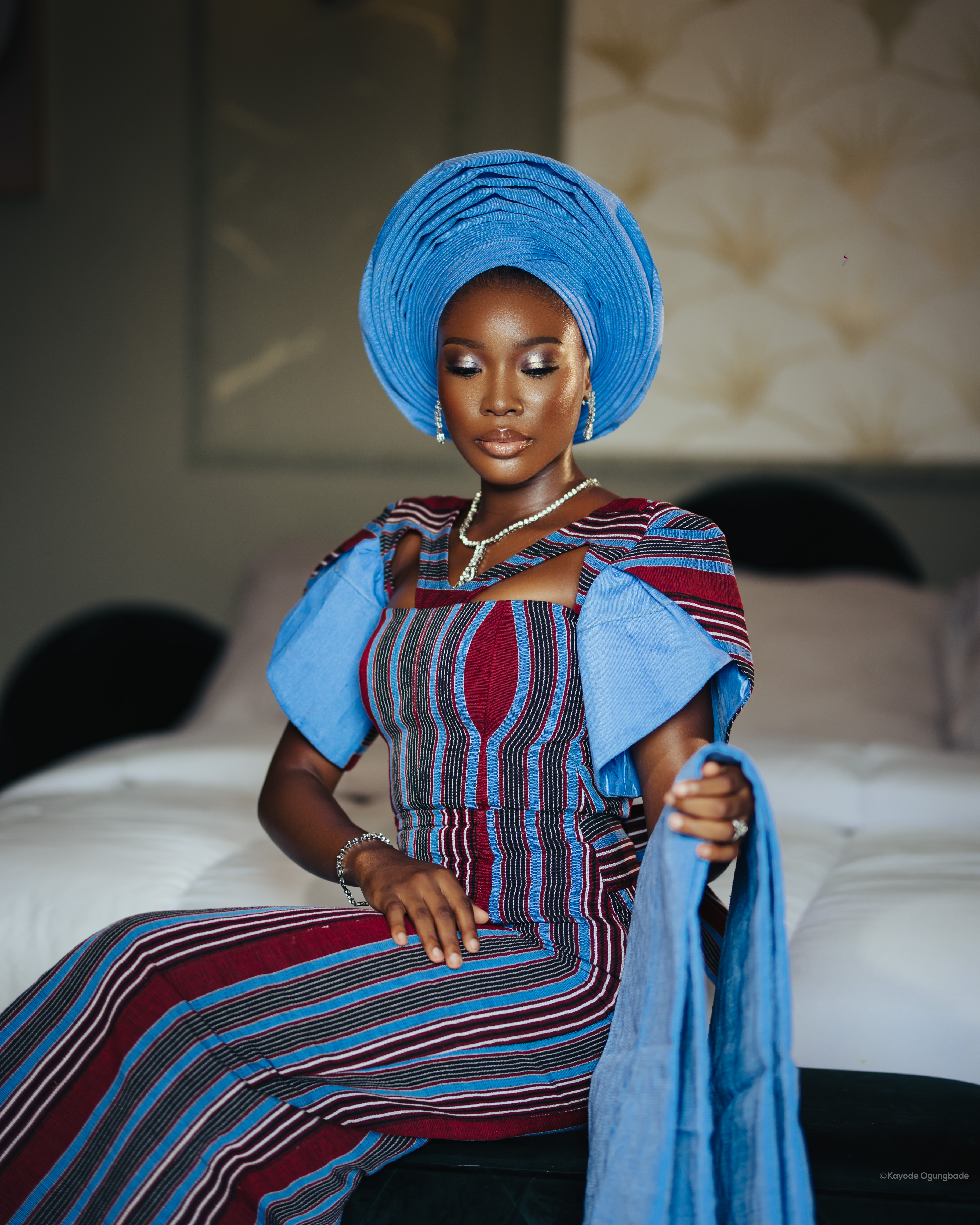 Gele by Boj
