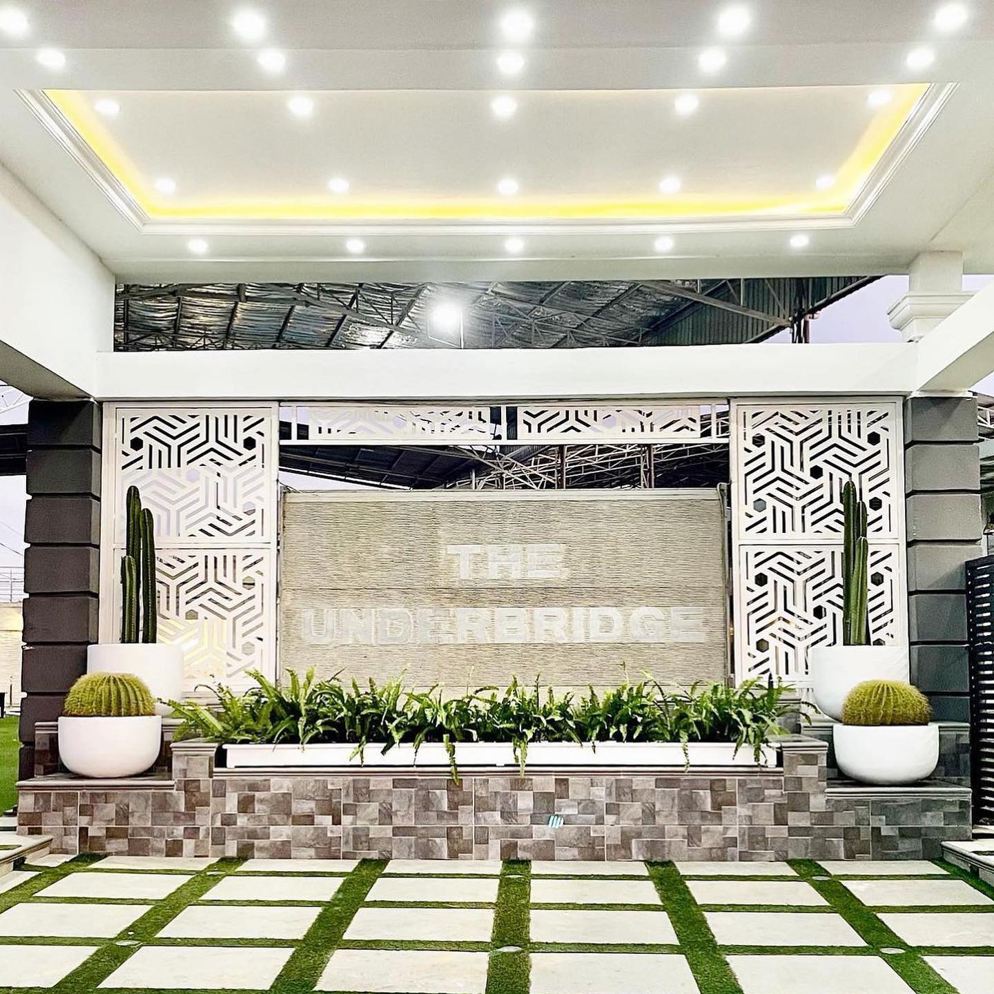 THE UNDERBRIDGE EVENT CENTER